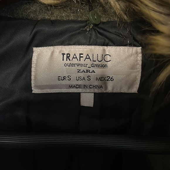 Zara women’s wool blend jacket with faux fur collar (removable) - Picture 3 of 5